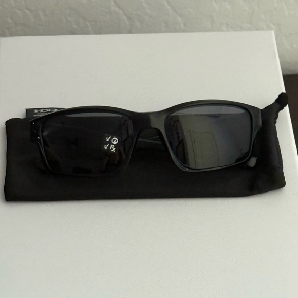 NWOT Unisex Oakley OO9247-09 Chainlink Black Sunglasses - Picture 1 of 5